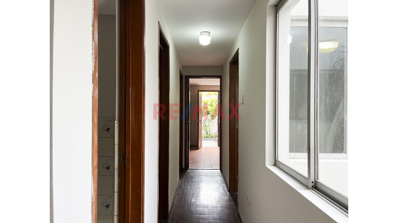 Bajo De Precio Venta De Departamento En Miraflores — foto 13