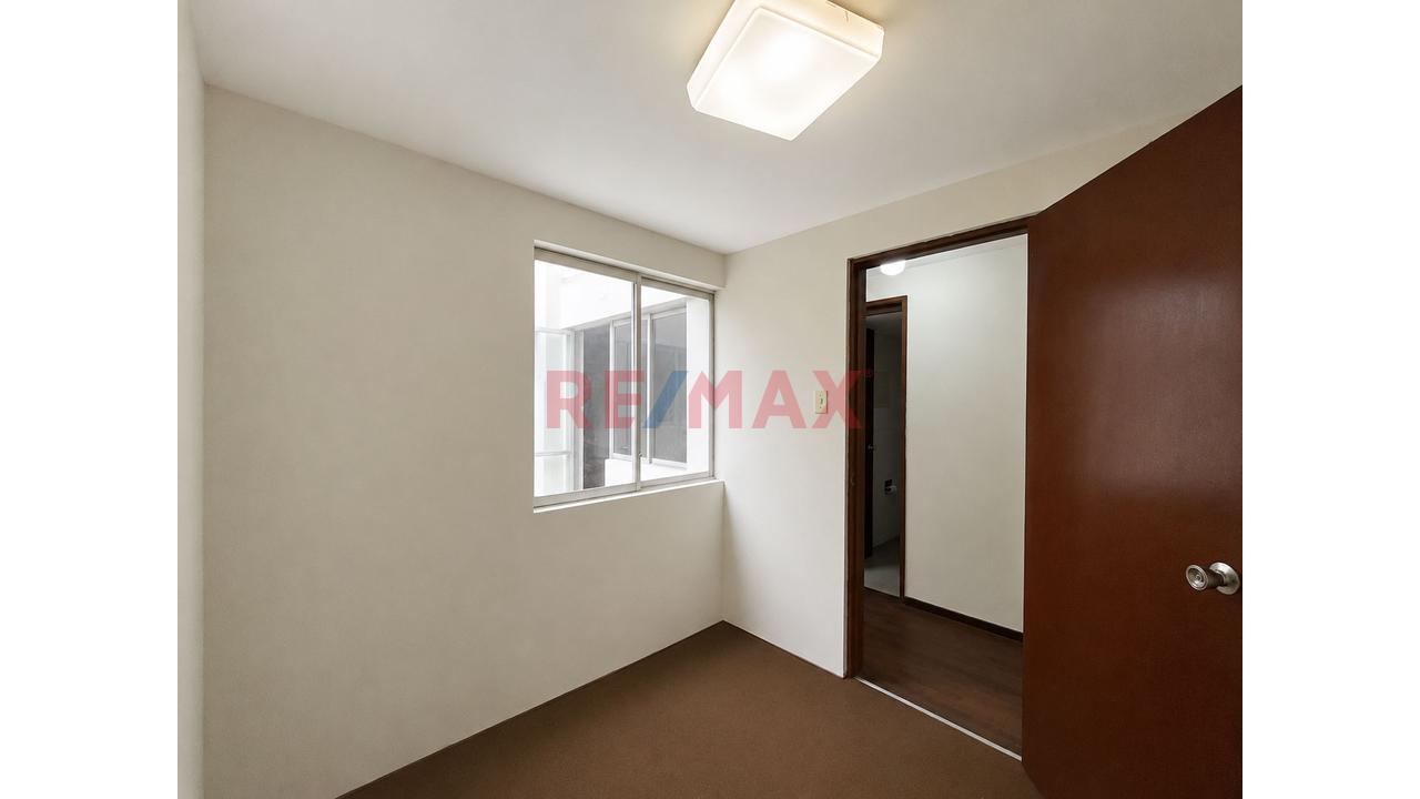 Bajo De Precio Venta De Departamento En Miraflores — foto 14