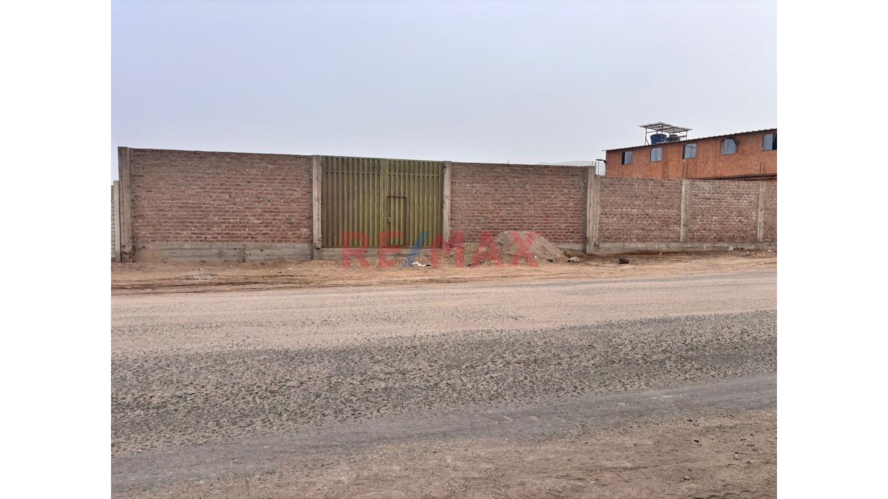 Terreno En Venta En Punta Negra Sobre Avenida Principal Con Gran Potencial Comercial - 2