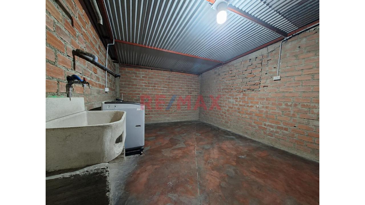 Vendo Casa De 3 Pisos San Juan De Miraflores - 10