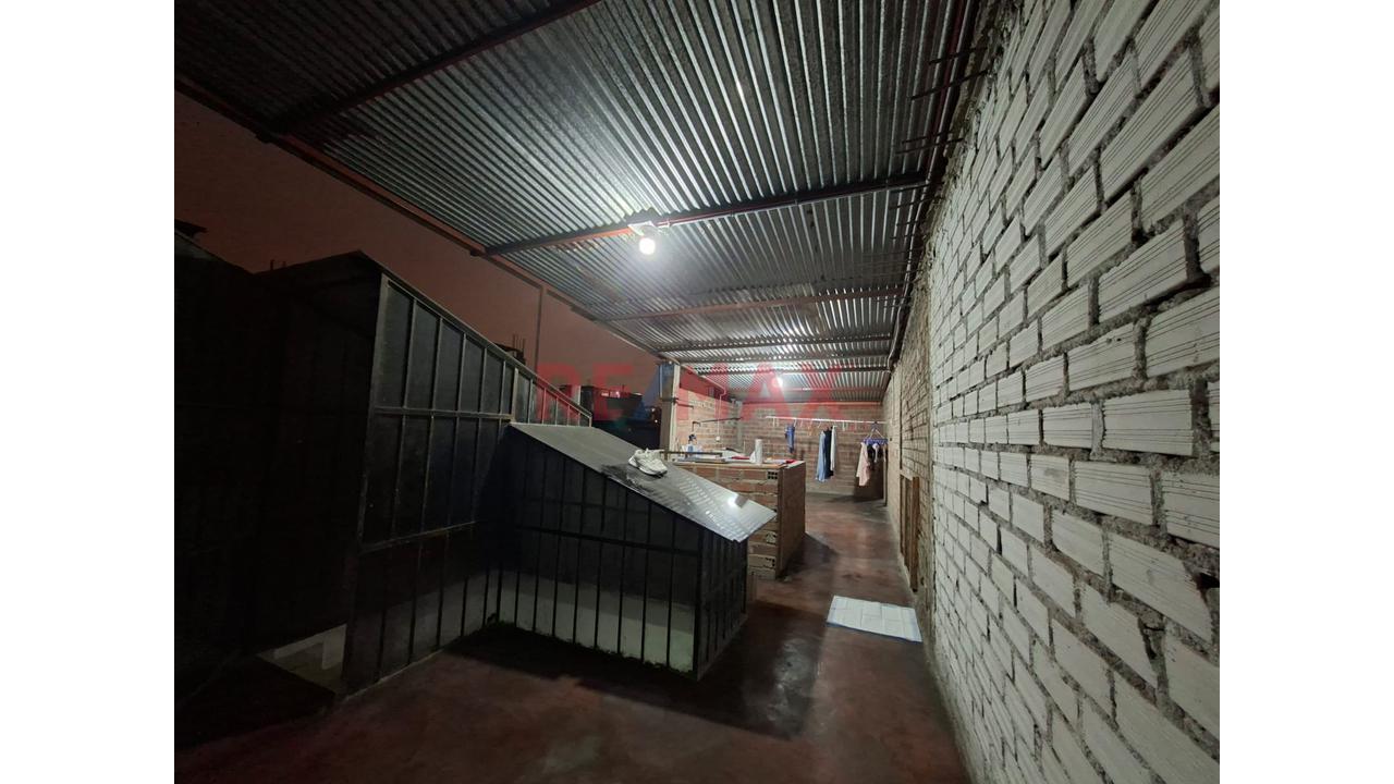 Vendo Casa De 3 Pisos San Juan De Miraflores - 11