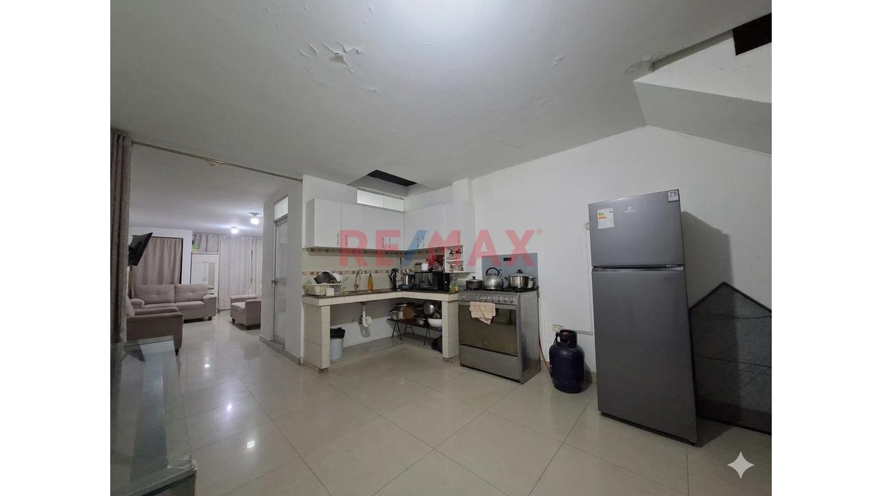 Vendo Casa De 3 Pisos San Juan De Miraflores - 4