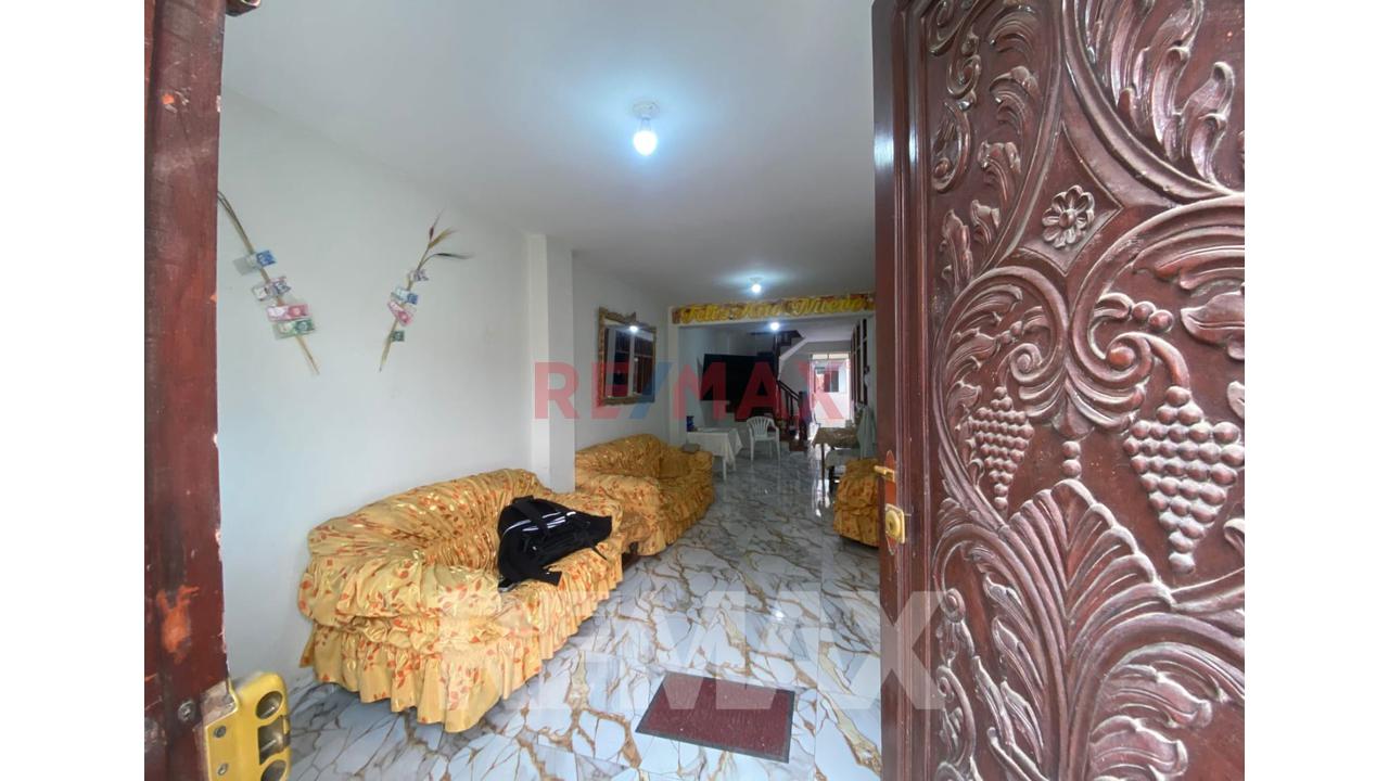 Vendo Casa De 3 Pisos Mas Azotea  En Zona Residencial Brisas De Oquendo Callao — foto 8