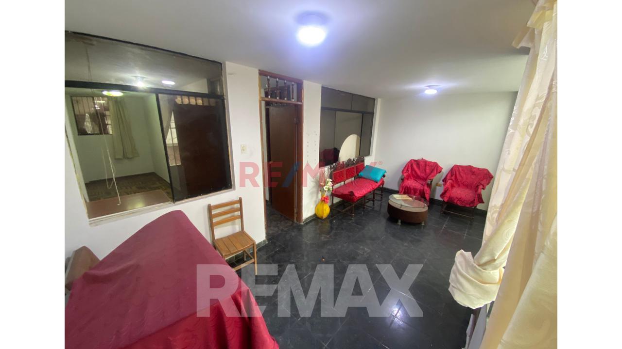 Vendo Casa De 3 Pisos Mas Azotea  En Zona Residencial Brisas De Oquendo Callao — foto 14