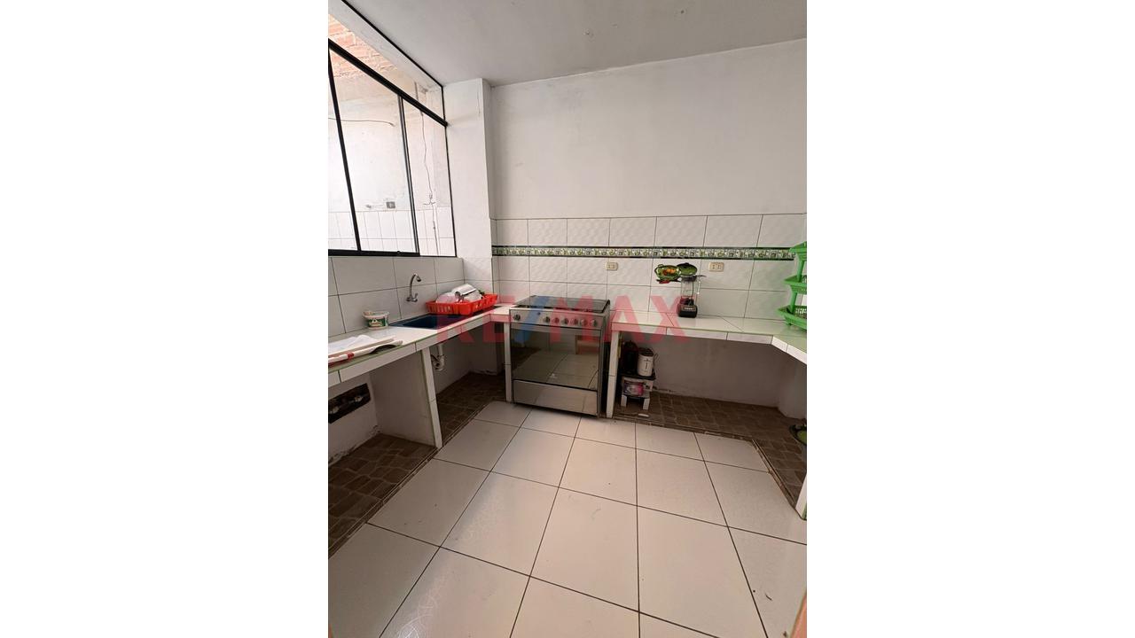 Vendo Amplia Casa De 3 Pisos Bien Distribuidos En Puente Pedra — foto 4