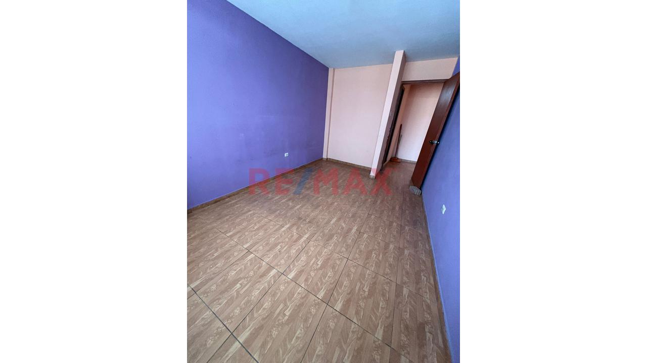 Vendo Amplia Casa De 3 Pisos Bien Distribuidos En Puente Pedra — foto 6