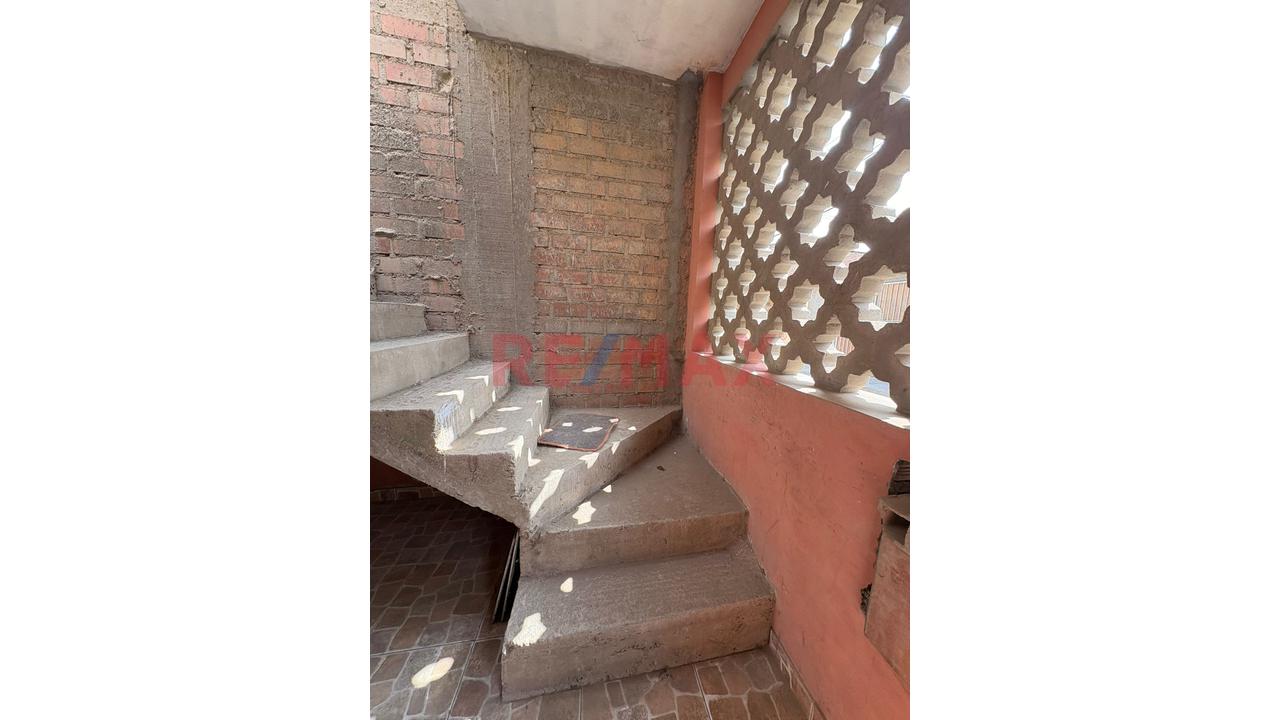 Vendo Amplia Casa De 3 Pisos Bien Distribuidos En Puente Pedra — foto 13