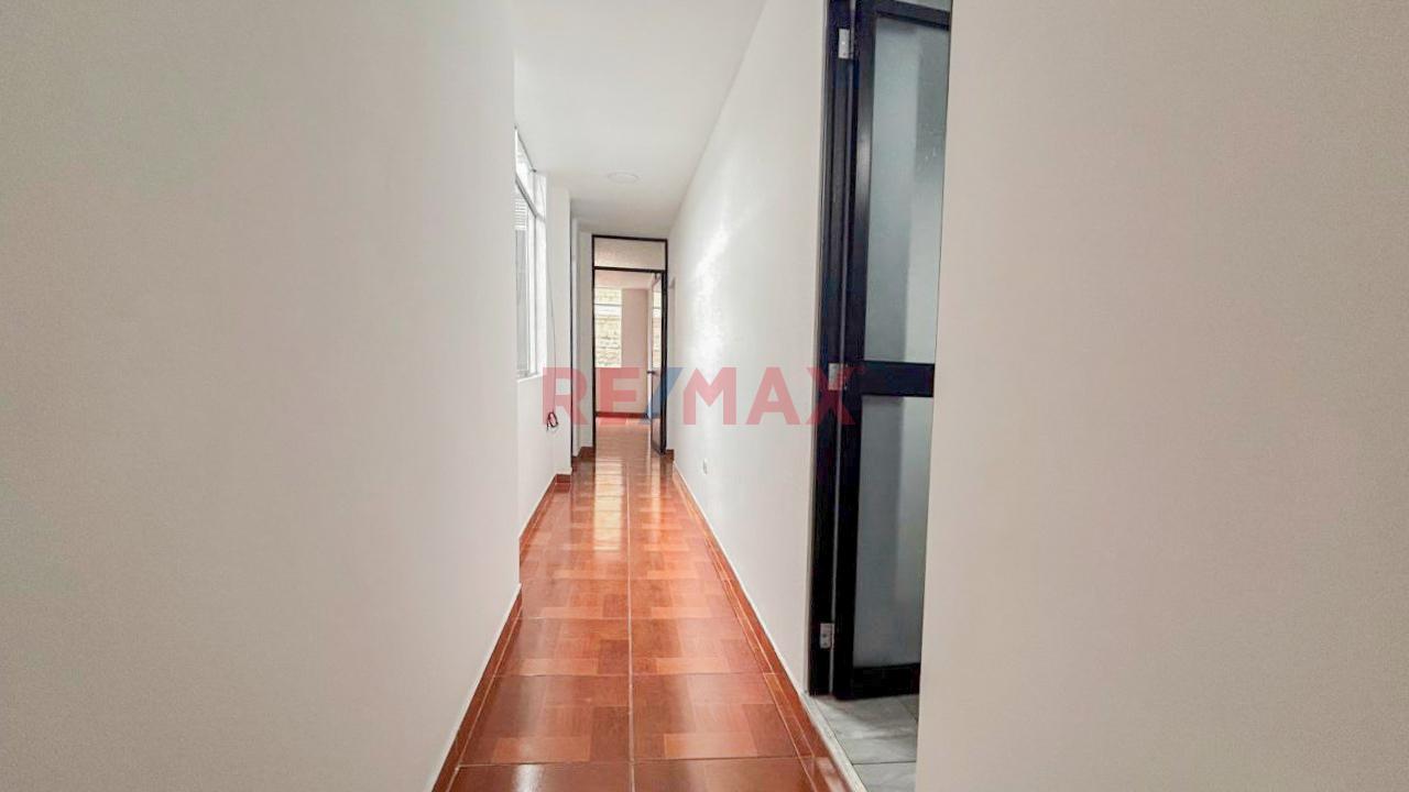 Se Vende Hermosos Departamento En Segundo Piso Con Acabados A1 En Sjl 2 Habitaciones Urb Los Jazmines — foto 7