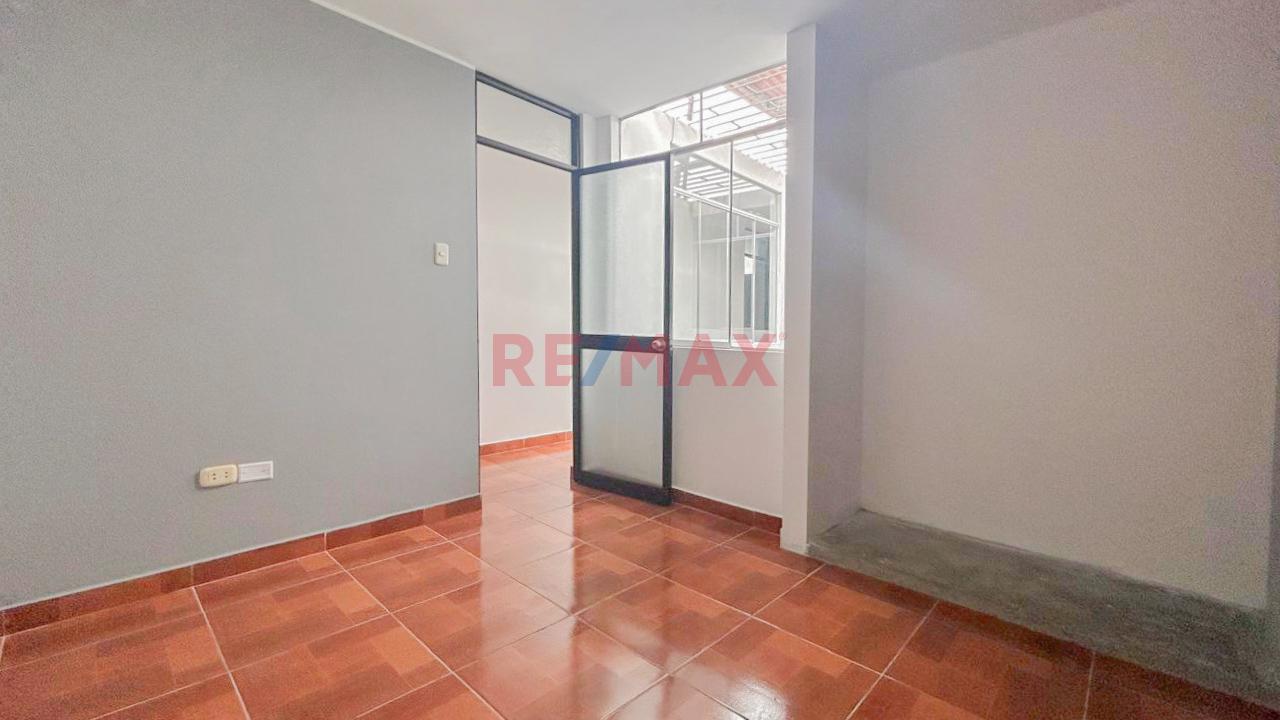 Se Vende Hermosos Departamento En Segundo Piso Con Acabados A1 En Sjl 2 Habitaciones Urb Los Jazmines — foto 9