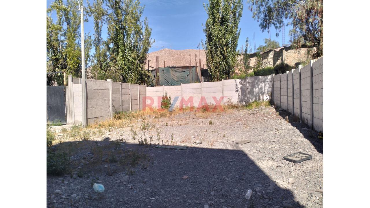 Venta De Terreno En Urbanizacion Privada "Las Praderas De Tiabaya" - 2