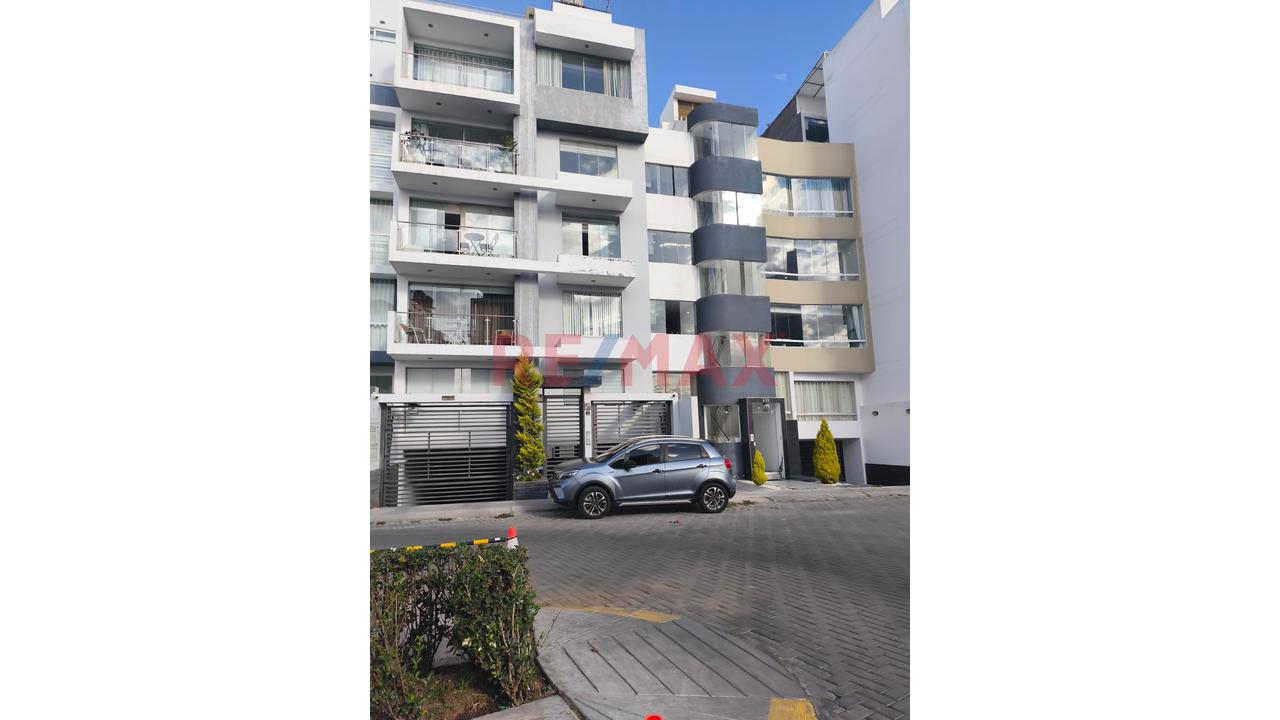 Exclusivo Y Amplio Departamento En Venta — foto 3