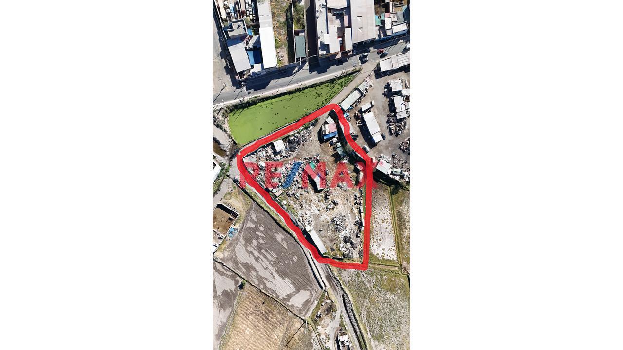 Vendo Amplio Terreno En Av. La Amistad - Socabaya