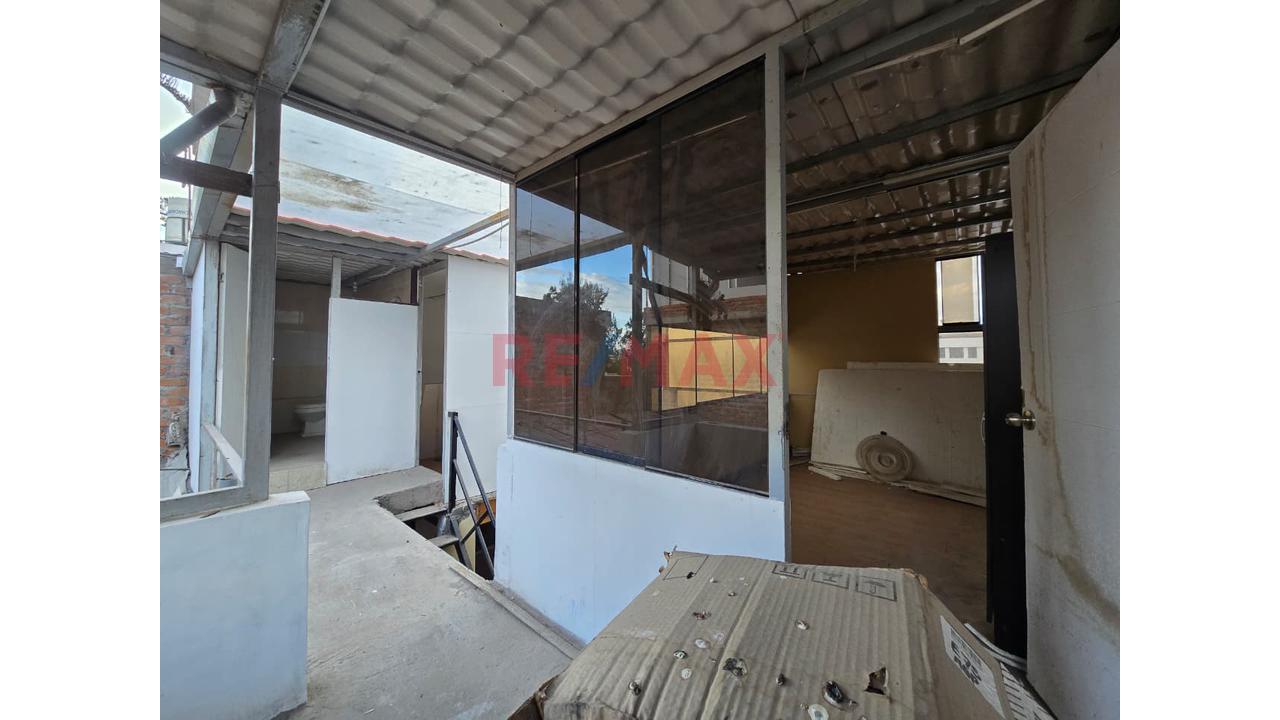 Vendo Casa En Urb. La Encalada - 15