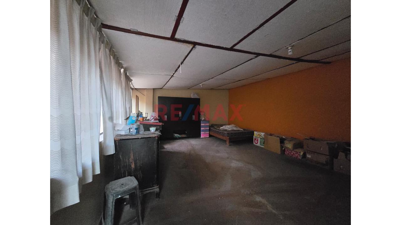 Vendo Casa En Urb. La Encalada - 12