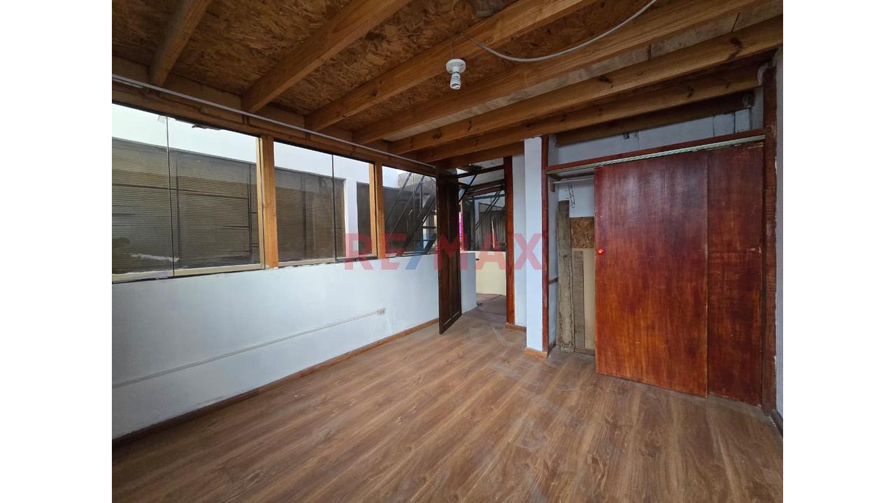 Vendo Casa En Urb. La Encalada - 13
