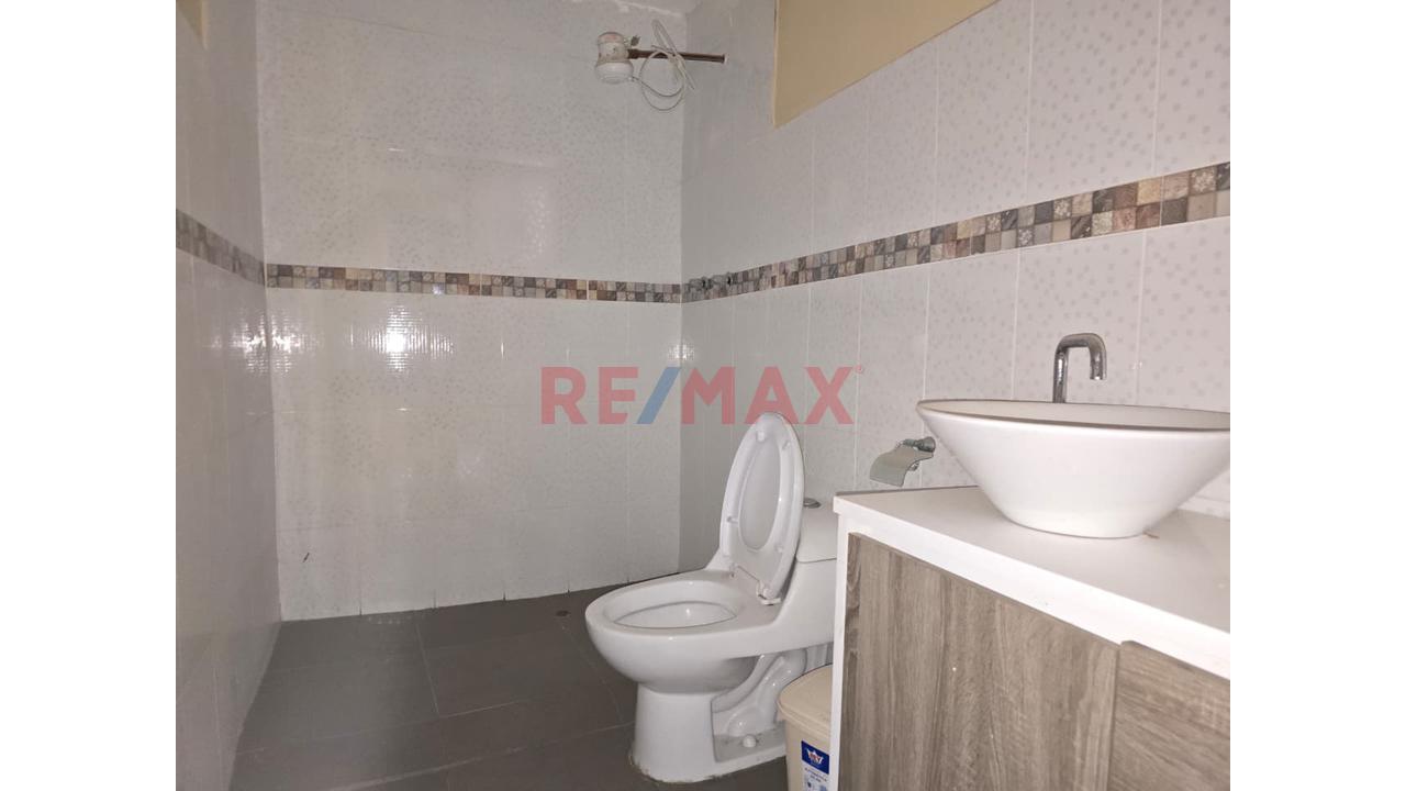 Vendo Casa En Urb. La Encalada - 11