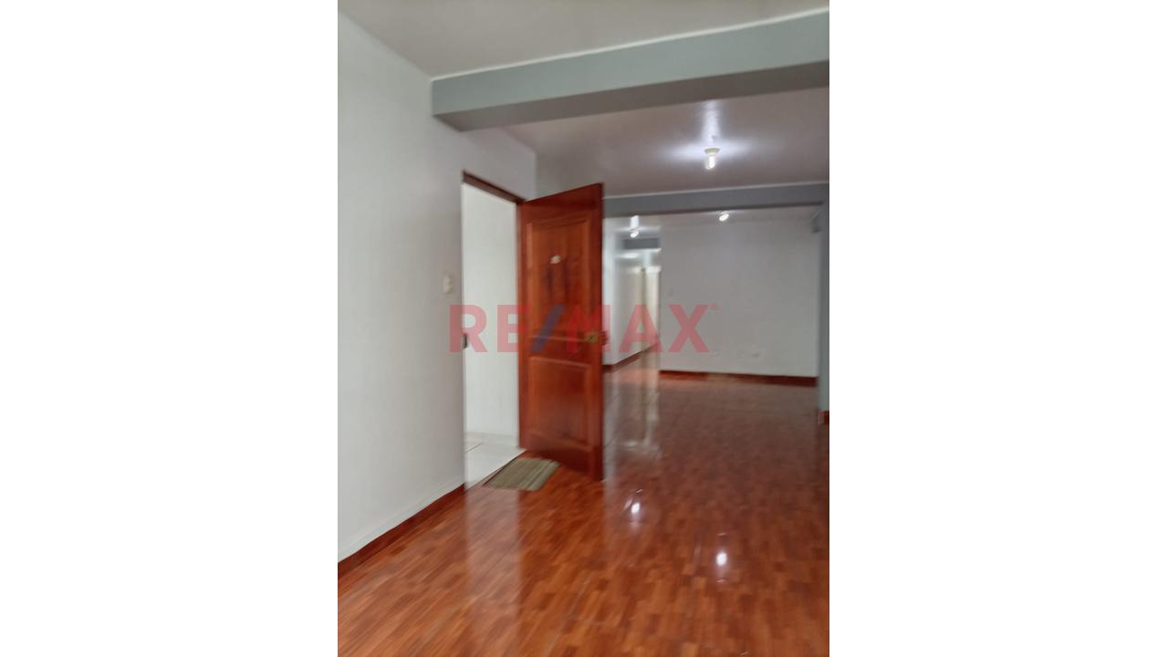 Departamento de 3 dormitorios y 2 baños ubicado en Santa Anita Departamento de 3 dormitorios y 2 baños ubicado en Santa Anita