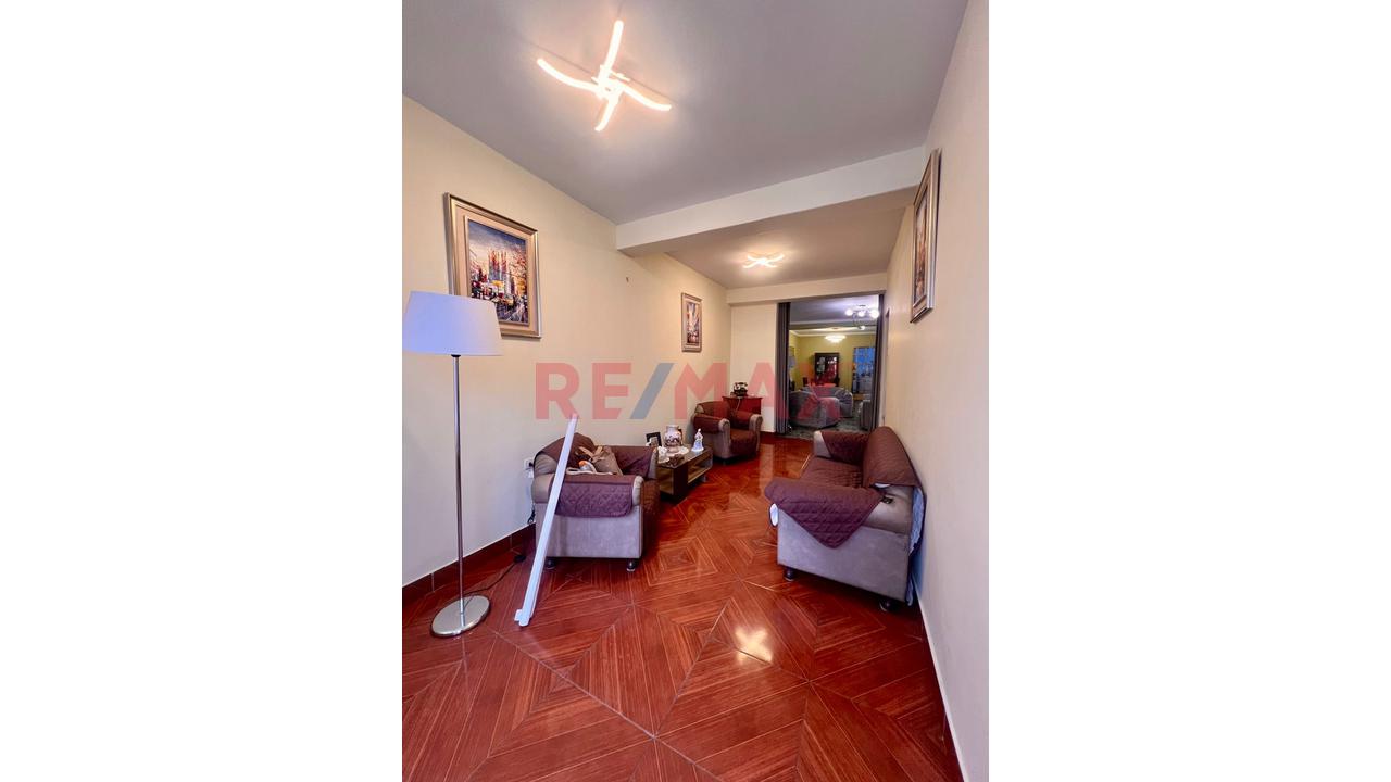 🏡 Casa Amplia De 162 M² En Venta En El Agustino | 5 Habitaciones | Excelente Ubicación 🏡 - 10