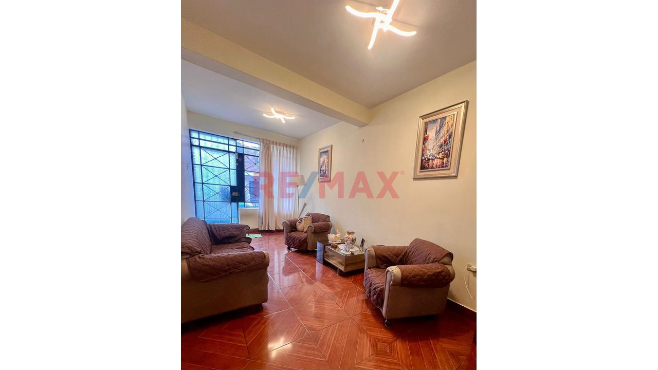 🏡 Casa Amplia De 162 M² En Venta En El Agustino | 5 Habitaciones | Excelente Ubicación 🏡 - 3