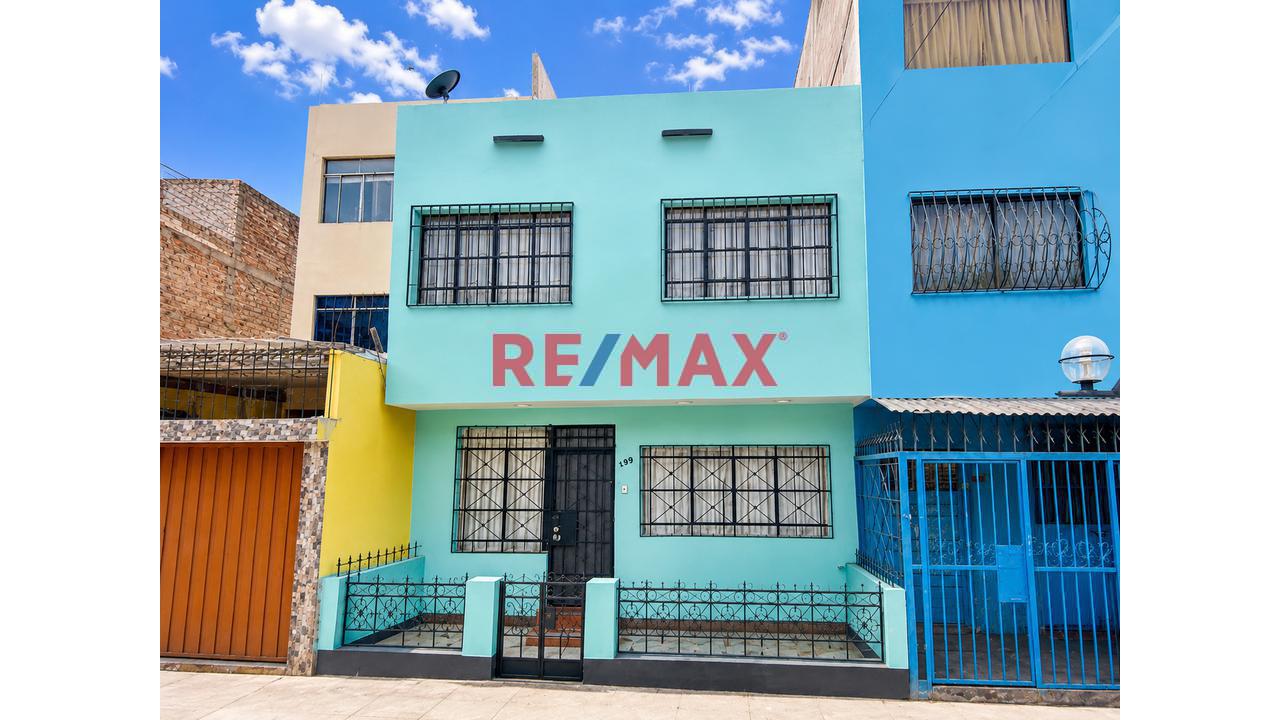 🏡 Casa Amplia De 162 M² En Venta En El Agustino | 5 Habitaciones | Excelente Ubicación 🏡 - 1