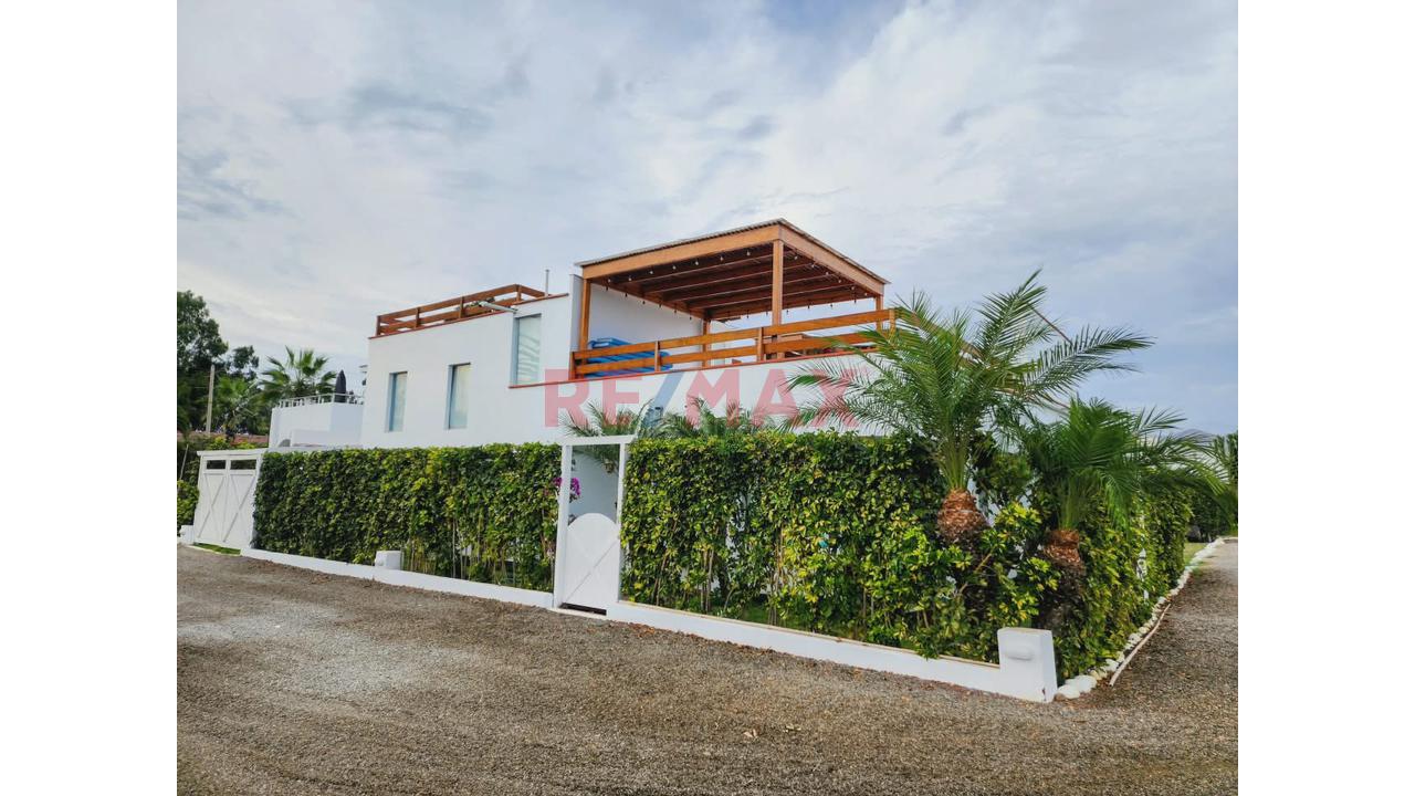 Venta Hermosa Casa De Playa En Asia - Condominio Las Rocas Del Mar