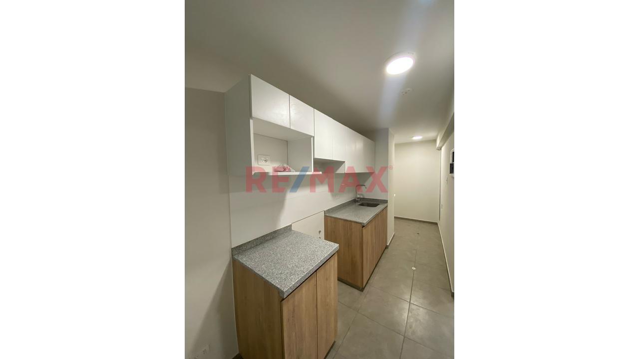 Departamento en Alquiler de 3 dormitorios ubicado en Cercado De Lima Departamento en Alquiler de 3 dormitorios ubicado en Cercado De Lima