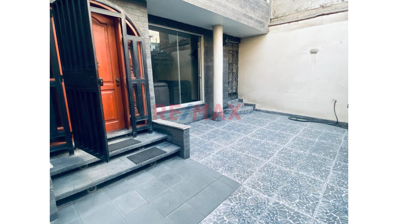 Venta De Casa Ate. Espacio Que  No Se Encuentra En Lima — foto 6