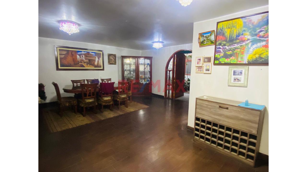 Venta De Casa Ate. Espacio Que  No Se Encuentra En Lima — foto 3