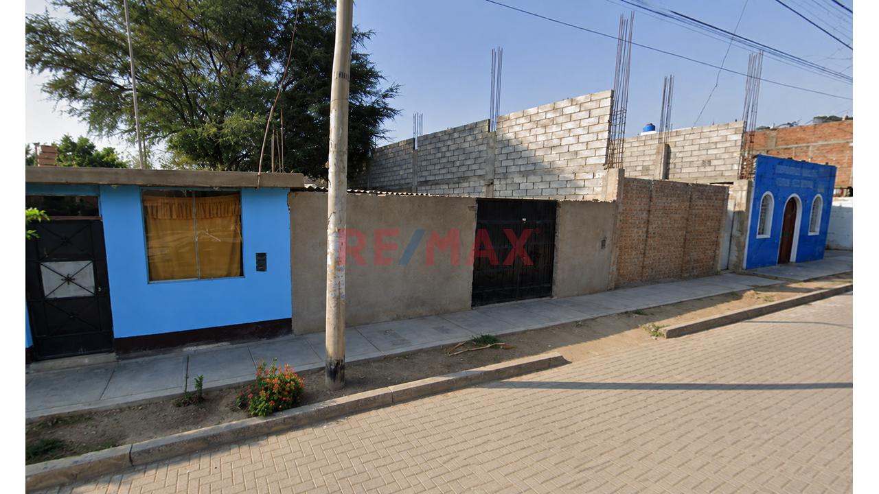 Se Vende Amplio Lote Frente A Parque En Guadalupe - 2