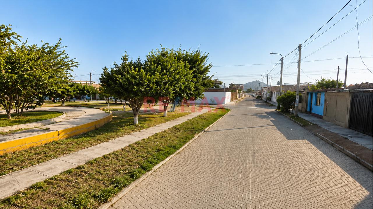 Se Vende Amplio Lote Frente A Parque En Guadalupe - 4