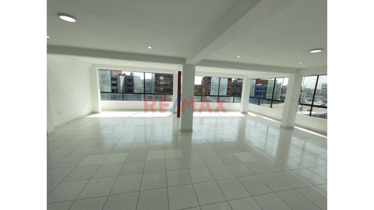 Local Comercial 3Er Piso Vista A La Av. Canta Callao Cerca A Carlos Izaguirre - San Martín De Porres — foto 5