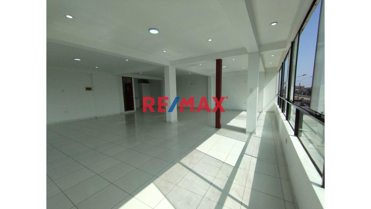Local Comercial 3Er Piso Vista A La Av. Canta Callao Cerca A Carlos Izaguirre - San Martín De Porres