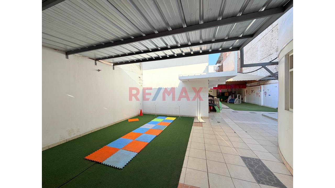 Se Alquila Amplio Local Comercial - 8