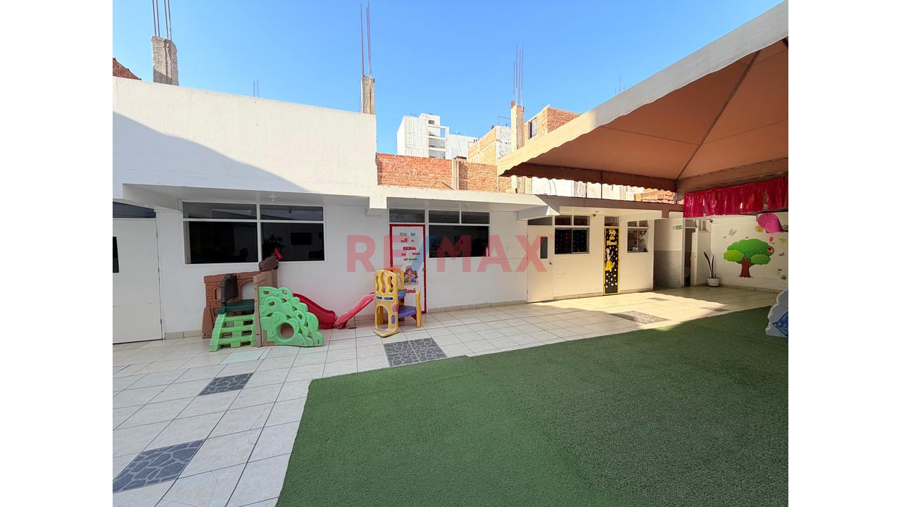 Se Alquila Amplio Local Comercial - 4