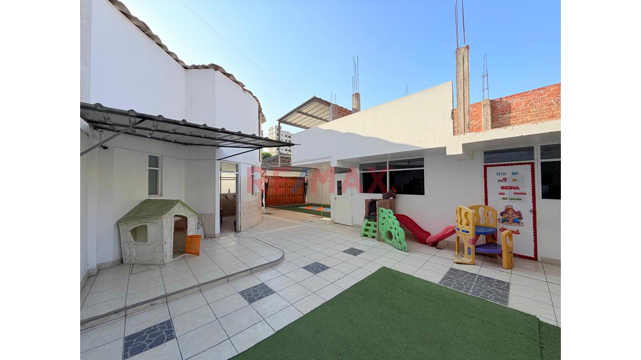 Se Alquila Amplio Local Comercial - 2