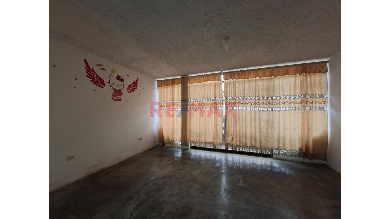 Se Vende Casa De 3 Pisos Como Terreno - 10