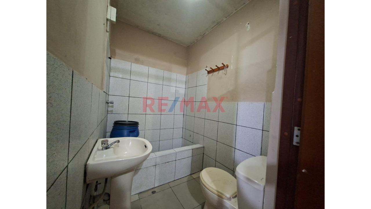 Se Vende Casa De 3 Pisos Como Terreno - 14