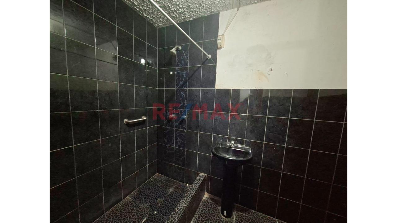 Se Vende Casa De 3 Pisos Como Terreno - 13