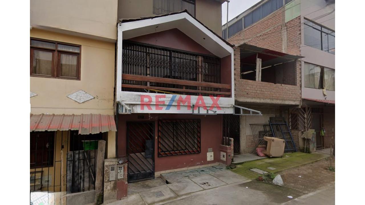 Venta De Casa 3 Pisos Villa El Salvador