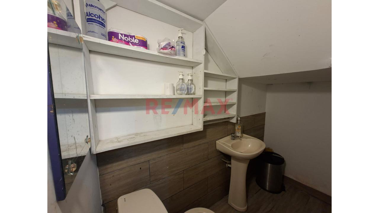 Se Vende Casa De 3 Pisos Como Terreno - 7