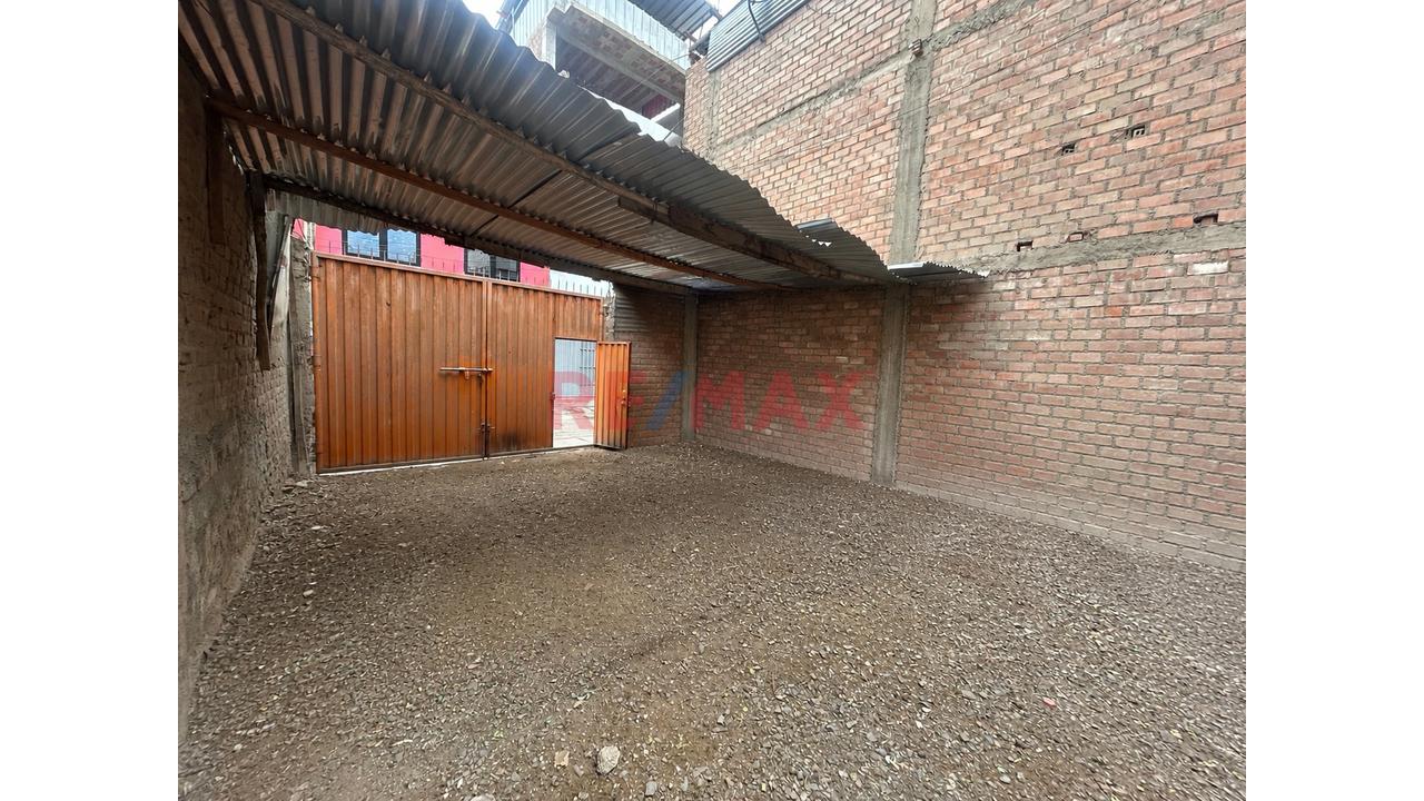 Se Vende Terreno En Jose C. Mariategui S.J.L - 4