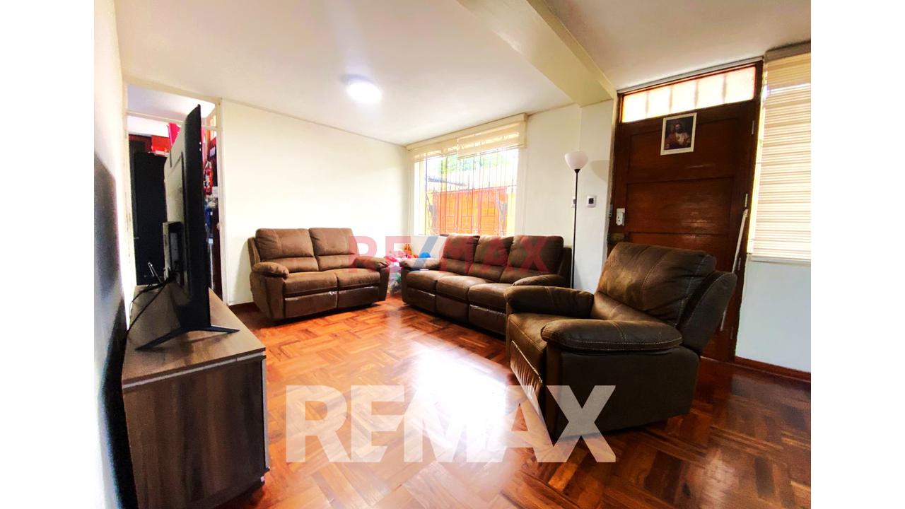 Departamento En 1Er Piso A Un Paso Del Parque De La Amistad | Surco — foto 2