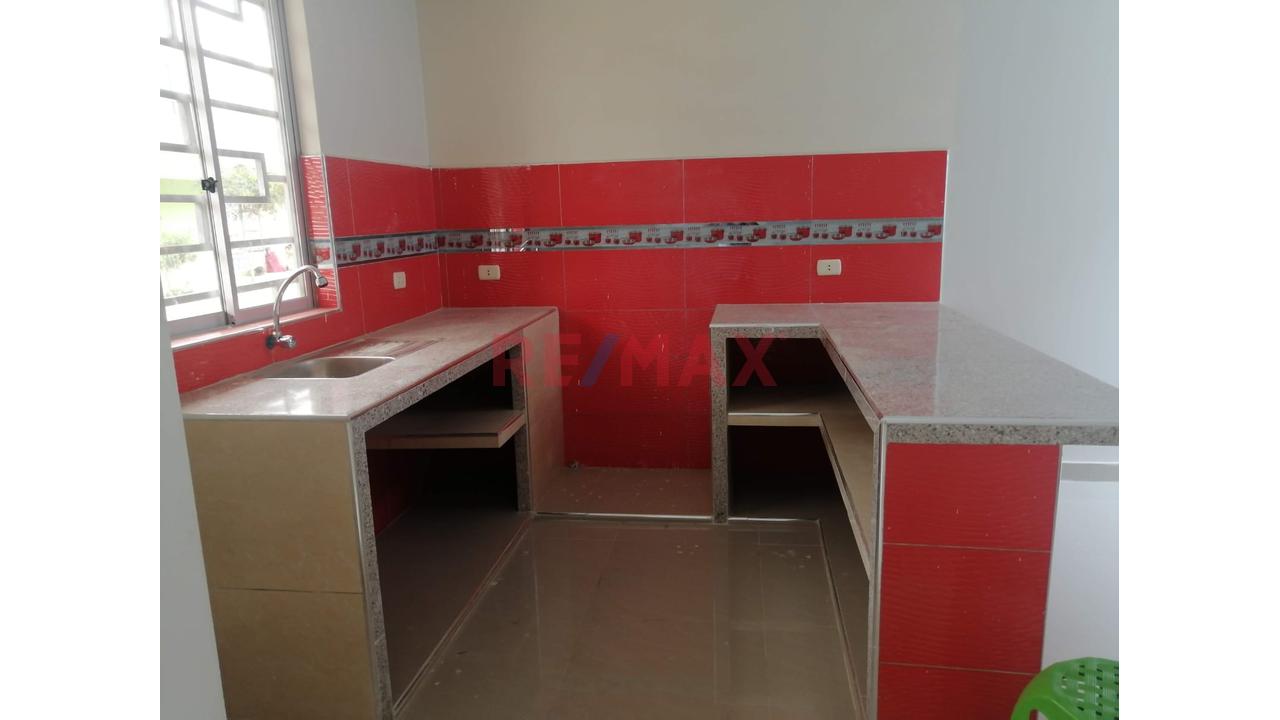 Casa En Venta, El Porvenir, Sector Victorro Raul Haya De La Torre - 2