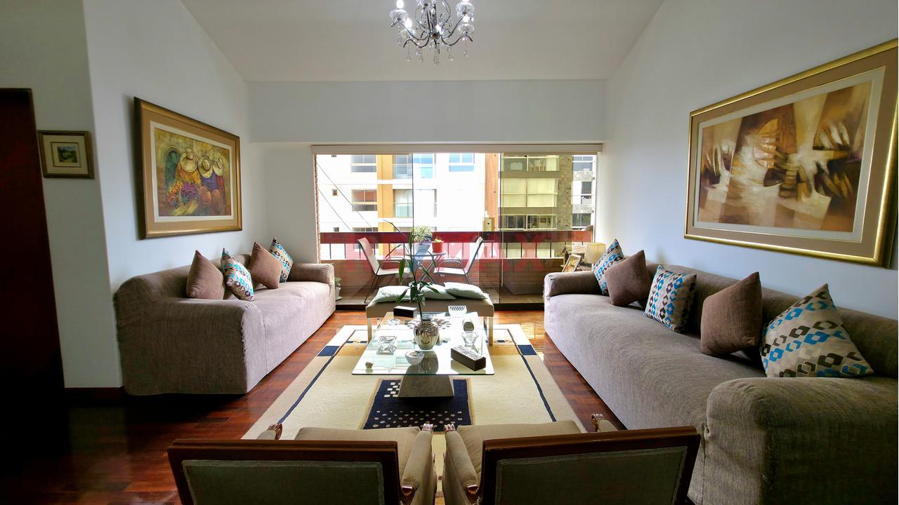 Departamento Con Vista A Calle Balcón En La Sala En 4To Piso (Sin Ascensor) De 180 Mts — foto 10