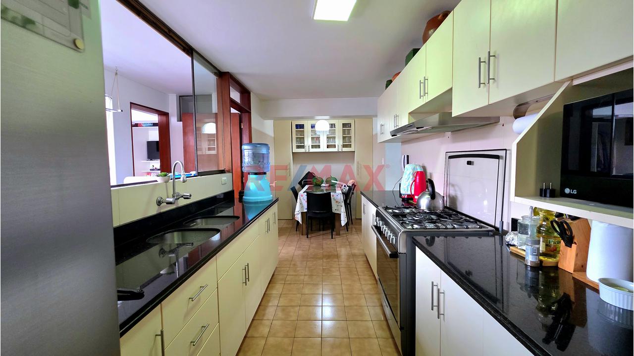 Departamento Con Vista A Calle Balcón En La Sala En 4To Piso (Sin Ascensor) De 180 Mts — foto 3