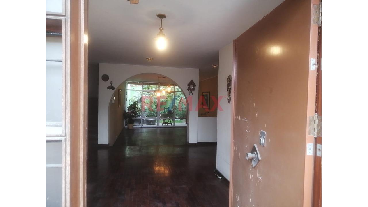 Alquiler Local Comercial Avenida El Polo $2,300.00 - 8