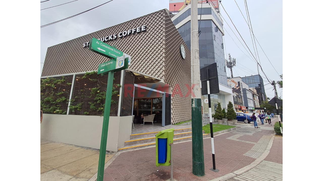 Se Alquila! Oficina En 2Do Piso En El Ovalo Gutierrez - Miraflores — foto 14