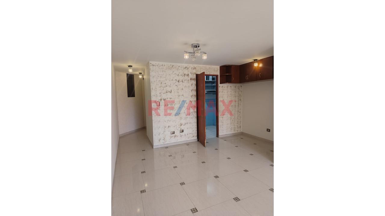 Venta De Lindo Departamento En Los Olivos