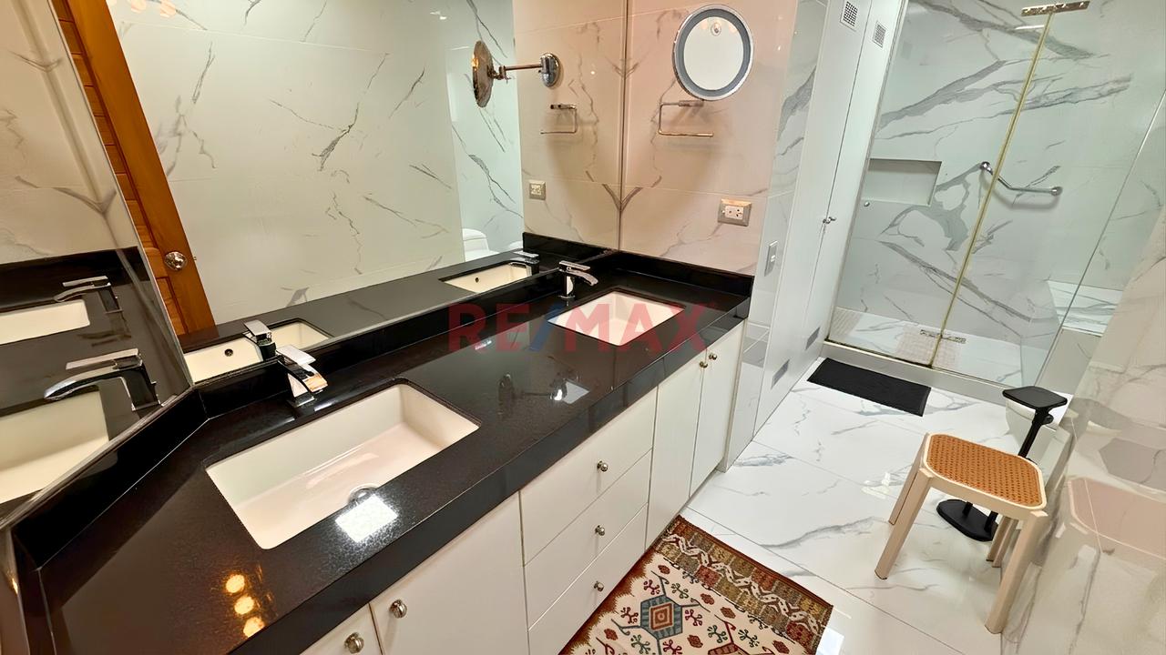 Hermoso Flat Frente A Parque Con 3 Cocheras Y 2 Depositos En Jr. Monte Carmelo Chacarilla — foto 4