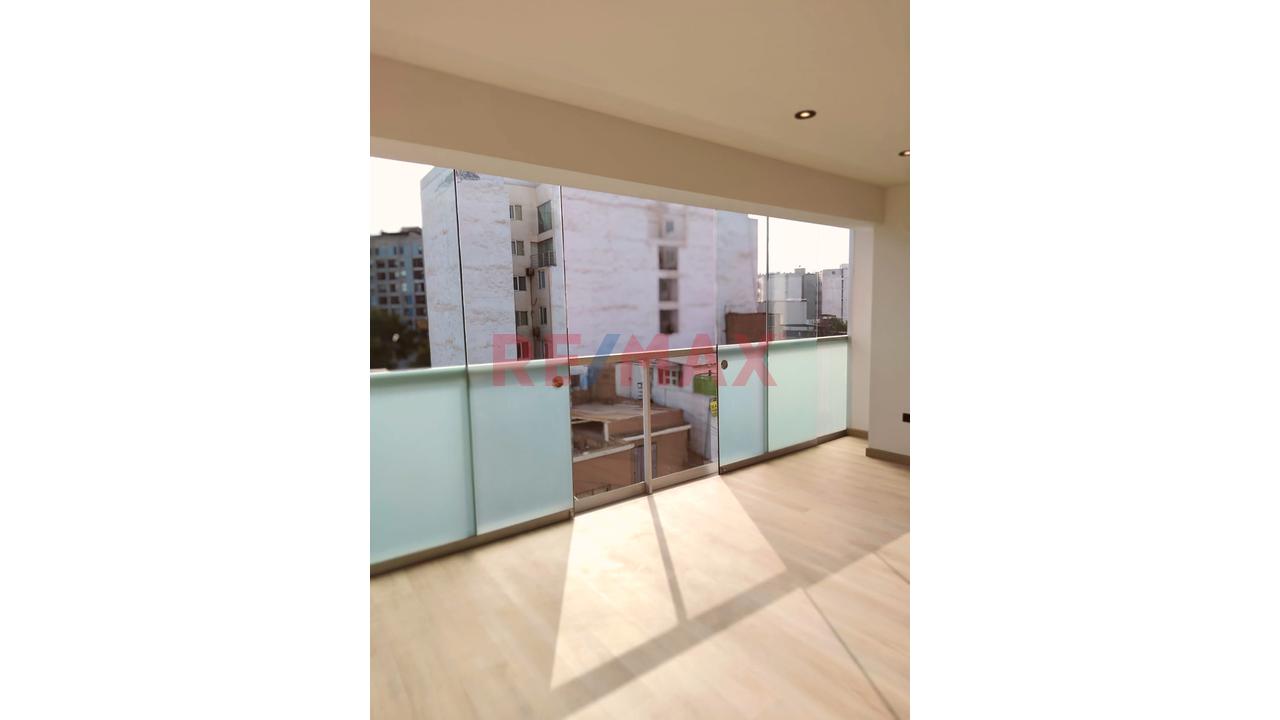 Penthouse Dúplex 5To Piso, A Media Cuadra Del San Silvestre | Miraflores — foto 3